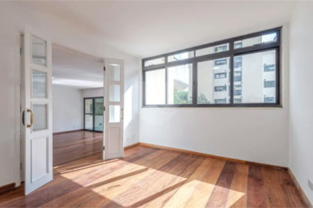 Apartamento à venda com 3 suítes em Real Parque, São Paulo, SP