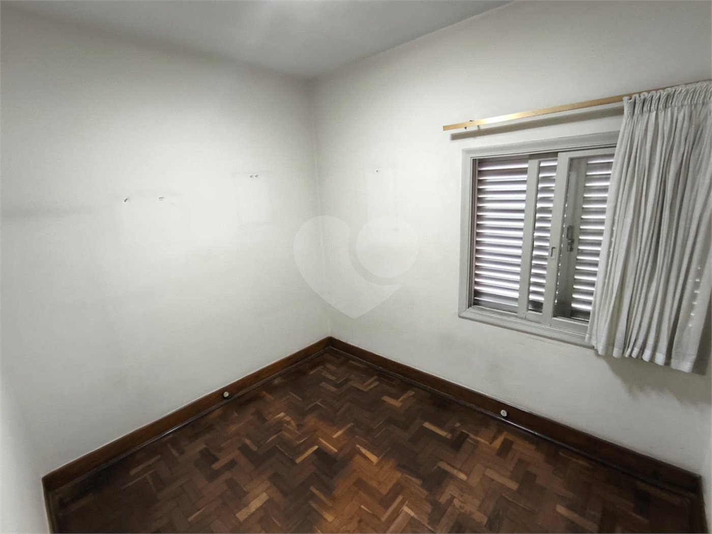 Sobrado à venda com 5 quartos, sendo 1 suíte, em Jardim Trussardi, São Paulo, SP