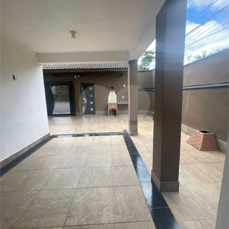 Sobrado à venda com 3 quartos, sendo 2 suítes,  em Vila Oliveira, Mogi das Cruzes, SP