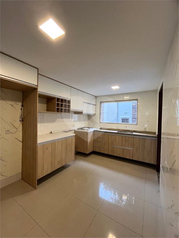 Casa à venda com 3 quartos, sendo 2 suítes, no condomínio Notting Hill - Campo Grande, Rio de Janeiro - RJ