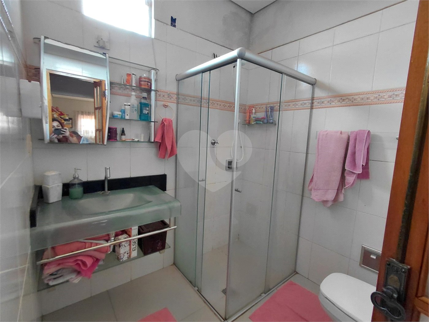 Sobrado à venda com 4 quartos, sendo 1 suíte,  em Parque dos Lagos, Ribeirão Preto, SP