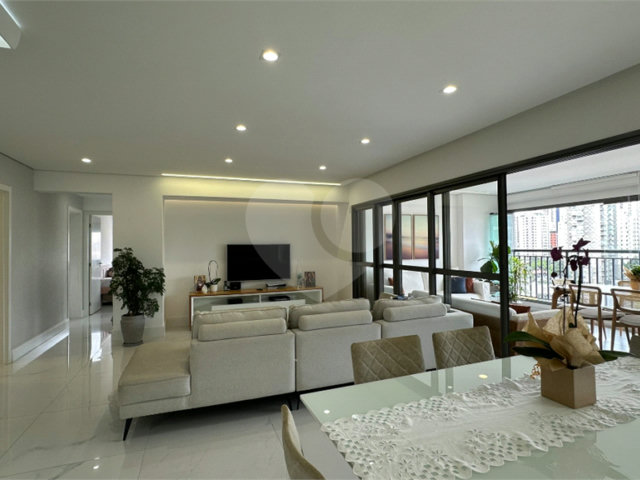 Apartamento à venda com 3 suítes em Jardim Prudência, São Paulo, SP