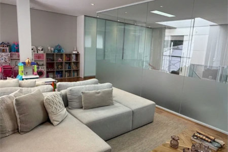 Casa à venda com 4 suítes no condomínio Vilas das Paineiras, São Paulo - SP