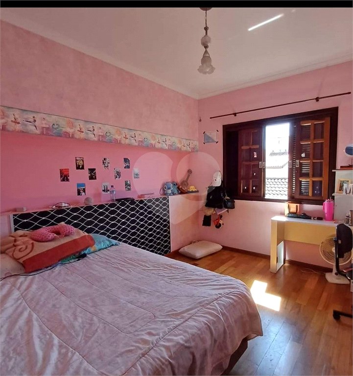 Sobrado à venda com 3 quartos, sendo 2 suítes,  em Jardim Marica, Mogi das Cruzes, SP