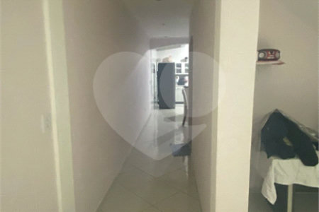 Sobrado à venda com 3 quartos, sendo 1 suíte, em Vila Virgínia, Itaquaquecetuba, SP