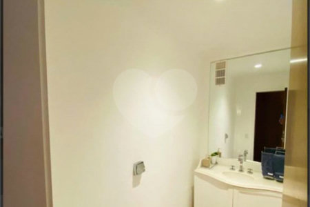 Apartamento à venda com 4 suítes em Santo Amaro, São Paulo, SP