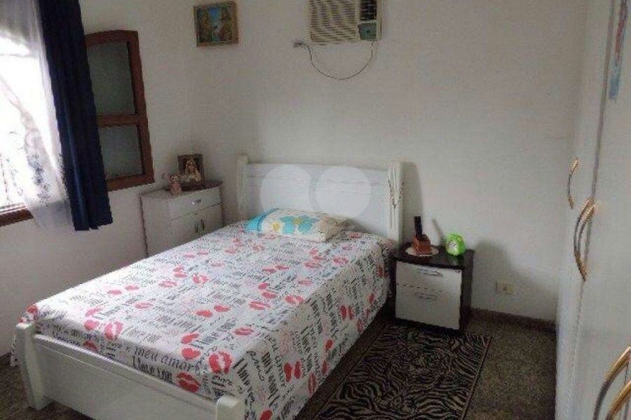 Casa à venda com 6 quartos, sendo 3 suítes, em Parque Novo Mundo, São Paulo, SP