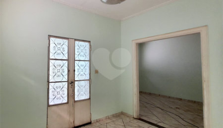Sobrado à venda com 4 quartos, sendo 1 suíte,  no Centro, Ribeirão Preto, SP