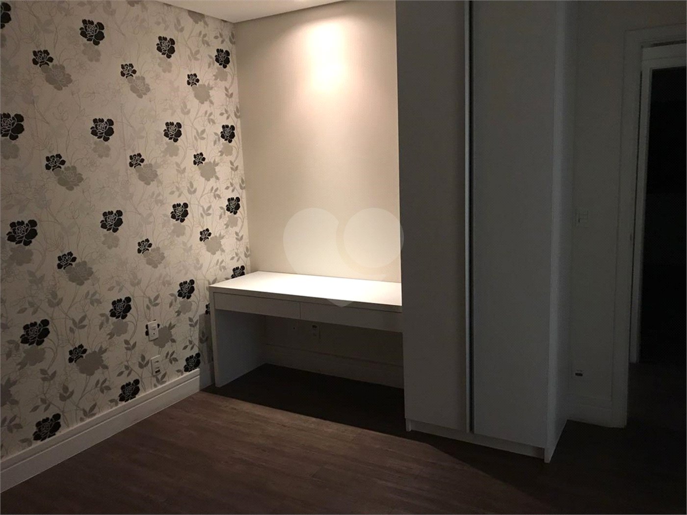 Casa à venda com 6 quartos, sendo 3 suítes, no condomínio Jardim Vila Paradiso, Indaiatuba - SP