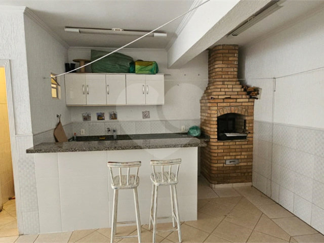 Casa à venda com 3 quartos, sendo 1 suíte,  no condomínio Res Santa Inês, São Paulo - SP