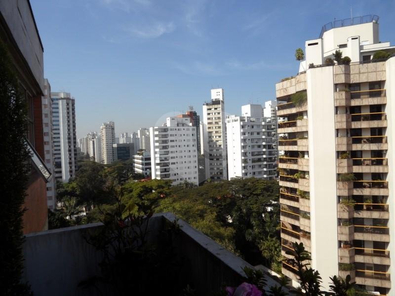 Apartamento à venda com 3 quartos, sendo 2 suítes, em Campo Belo, São Paulo, SP