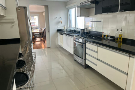 Apartamento à venda com 4 suítes em Vila Andrade, São Paulo, SP