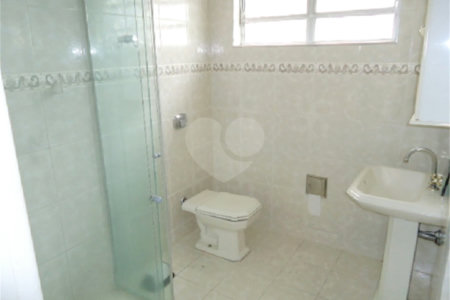 Sobrado à venda com 3 quartos em Vila Gustavo, São Paulo, SP
