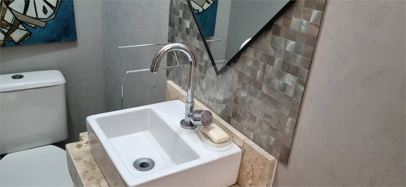 Casa à venda com 3 quartos, sendo 1 suíte, no condomínio Residencial Açaí, São Paulo - SP