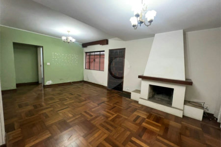 Casa à venda com 4 quartos, sendo 1 suíte, em Vila Mascote, São Paulo, SP