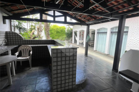 Casa à venda com 5 quartos, sendo 4 suítes, em Parque Maria Helena, São Paulo, SP