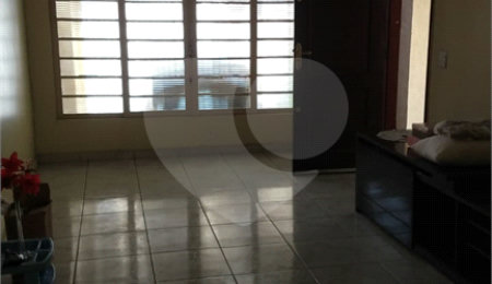 Sobrado à venda com 2 quartos em Tremembé, São Paulo, SP
