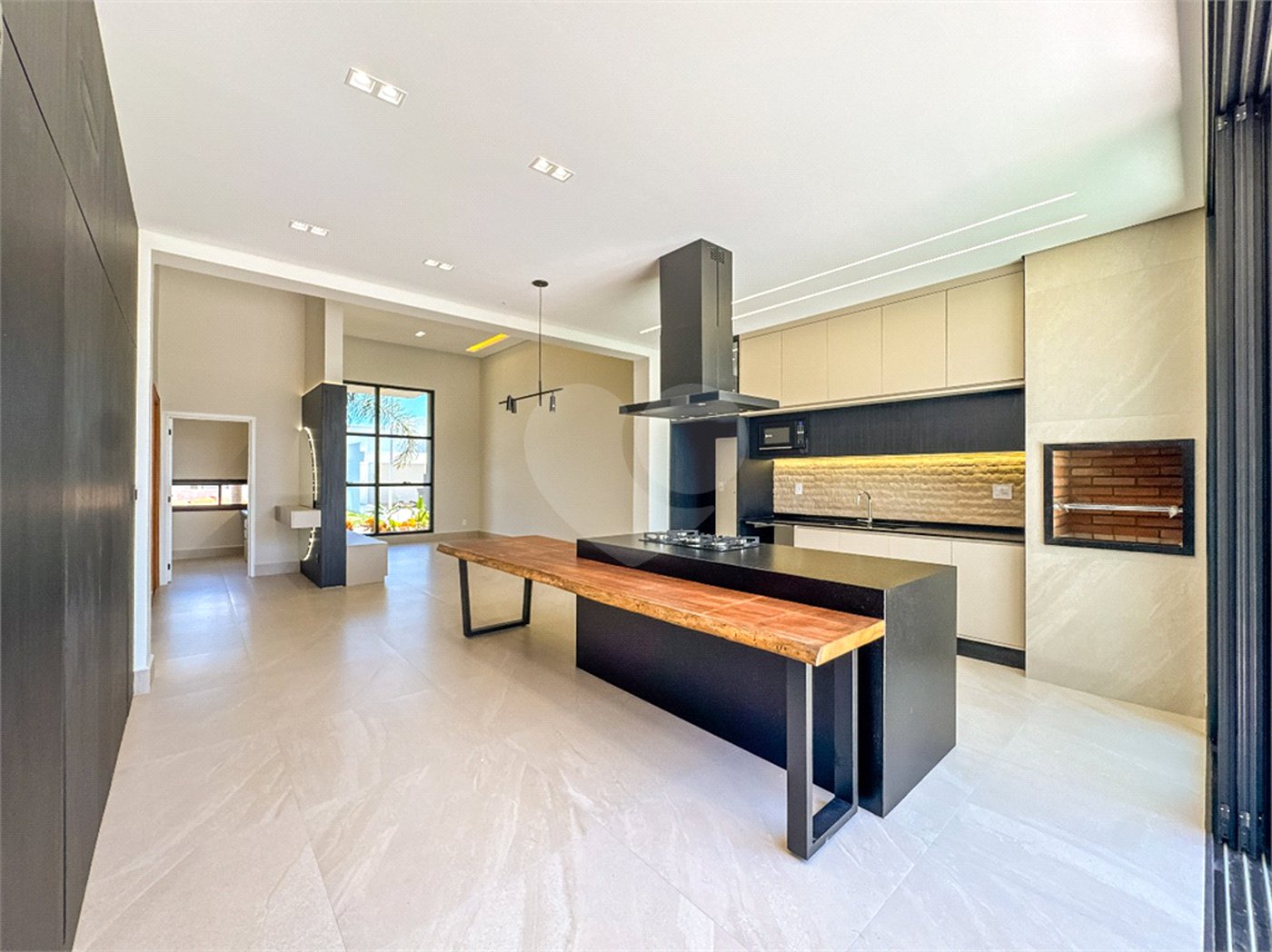 Casa à venda com 3 suítes no condomínio Jardim Residencial Dona Maria Candida, Indaiatuba - SP