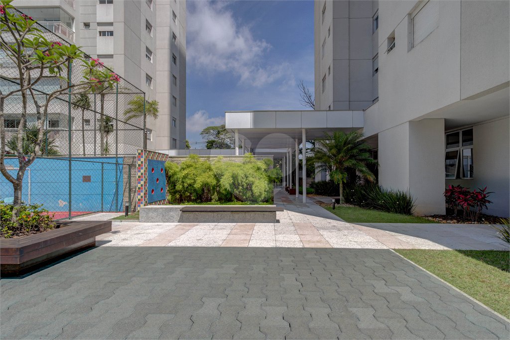 Apartamento à venda com 4 quartos, sendo 3 suítes, em Alto da Boa Vista, São Paulo, SP