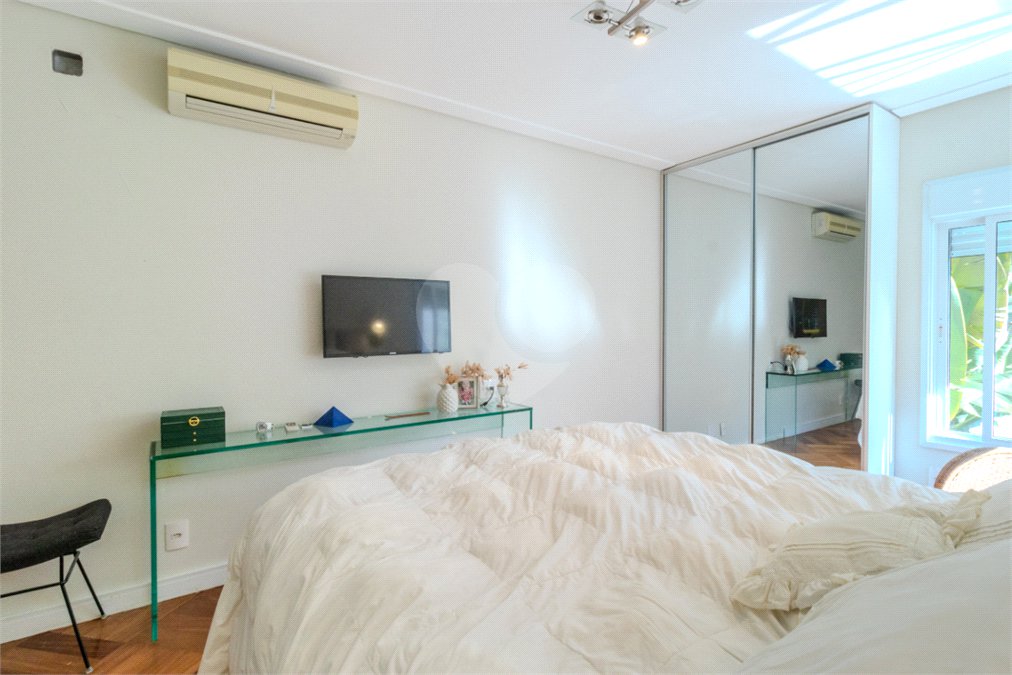 Casa à venda com 5 quartos, sendo 3 suítes, no condomínio Boulevard Saint Michael, São Paulo - SP