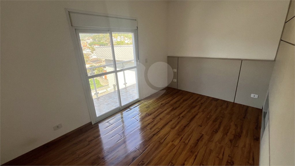 Sobrado à venda com 3 suítes em Jardim Maristela, Atibaia, SP