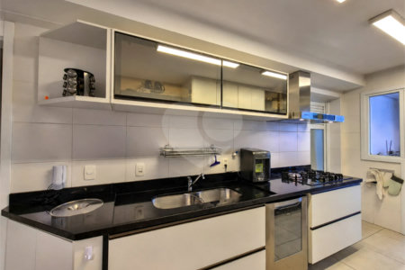 Apartamento à venda com 4 quartos, sendo 3 suítes, em Chácara Santo Antônio (zona Sul), São Paulo, SP