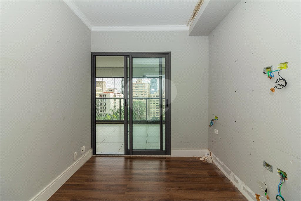 Apartamento à venda com 3 quartos, sendo 2 suítes, em Pinheiros, São Paulo, SP