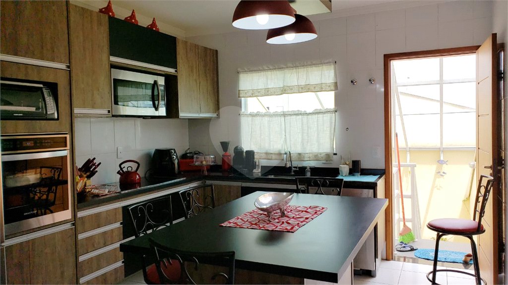 Sobrado à venda com 3 quartos, sendo 1 suíte,  em Parada Inglesa, São Paulo, SP