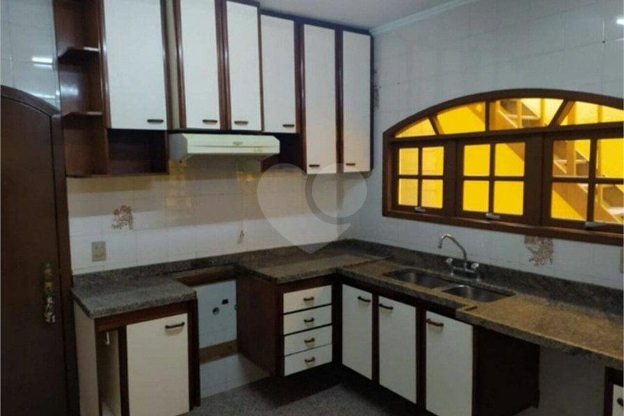 Sobrado à venda com 3 quartos, sendo 1 suíte, em Jardim Bom Clima, Guarulhos, SP