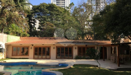 Sobrado à venda ou para alugar com 4 suítes em Alto da Boa Vista, São Paulo, SP