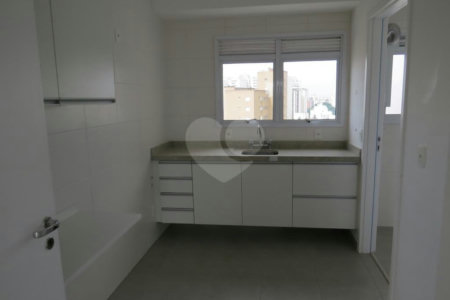 Apartamento à venda com 3 quartos, sendo 1 suíte, em Morumbi, São Paulo, SP