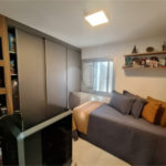 Apartamento totalmente mobiliado com 2 dormitórios, 1 vaga
