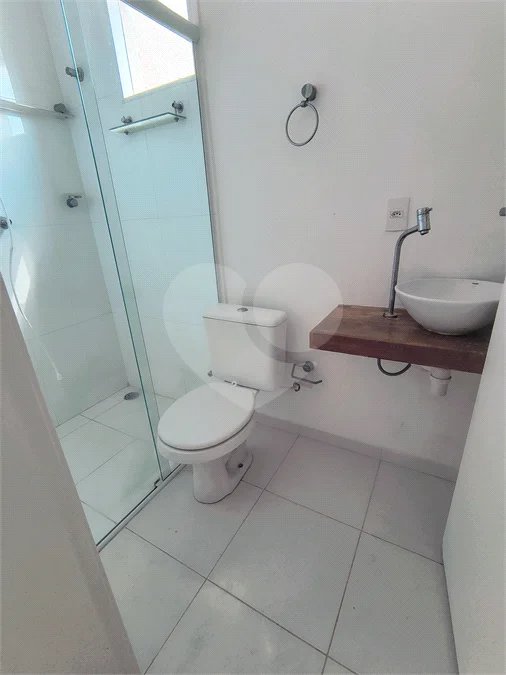 Casa com Suíte Master, Closet, Piscina e Espaço Gourmet Próxima ao Parque Ecológico- 03 quartos -com quintal