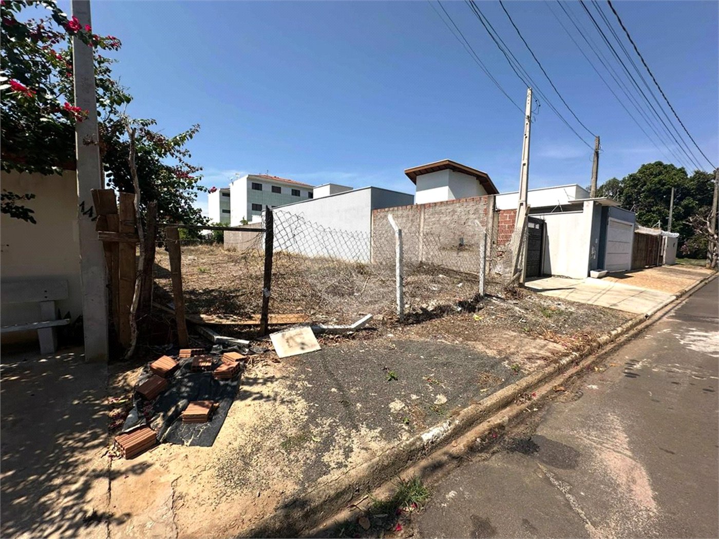 Terreno a venda na Vila Brasília