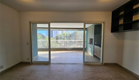 Apartamento à venda com 3 quartos, sendo 1 suíte, em Chácara Santo Antônio (zona Sul), São Paulo, SP