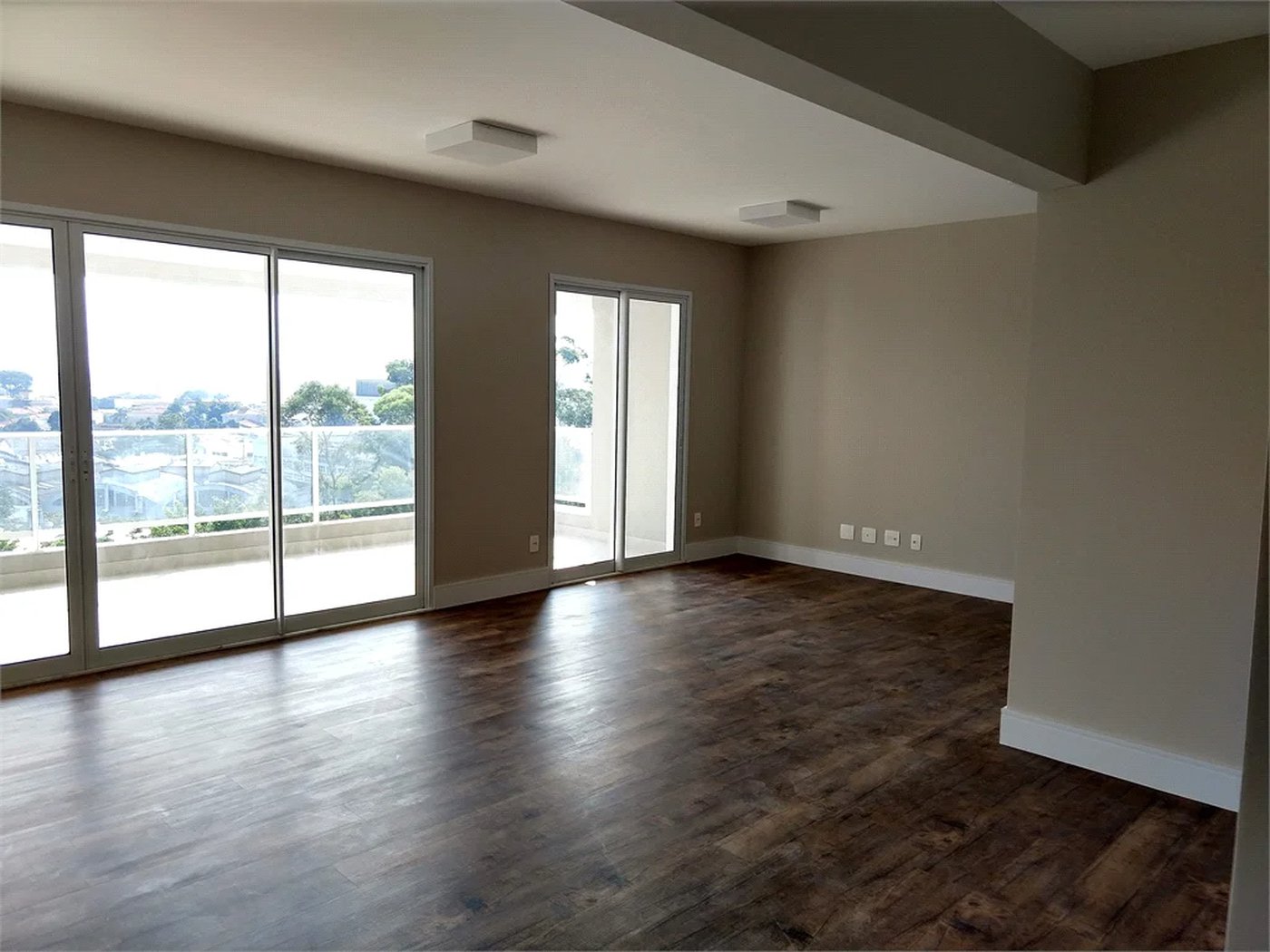 Apartamento à venda com 3 suítes em Vila Anastácio, São Paulo, SP