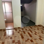 São Paulo - Capital - Bairro Santa Cruz - R4 495.000,00 - Aceita permuta por imóvel na cidade de Indaiatuba- Sp - Sobrado em rua residencial sem saída e com praça particular. O imóvel possui 2 quartos — 1 suíte com dois ambientes e acesso a hall externo. Sala ampla, cozinha com dois ambientes