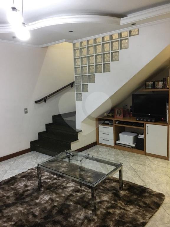 Casa à venda com 3 quartos, sendo 1 suíte, no condomínio Sobrado, São Paulo - SP