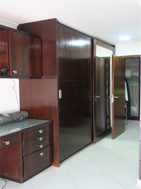 Casa à venda com 3 suítes em Vila Inah, São Paulo, SP