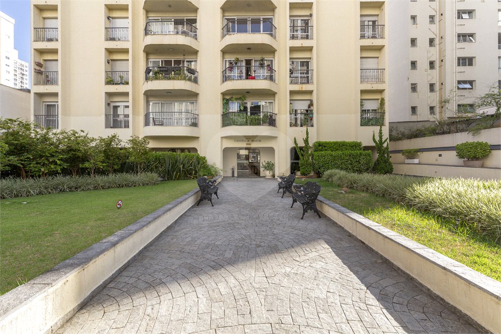 Apartamento à venda com 4 quartos, sendo 2 suítes, em Indianópolis, São Paulo, SP