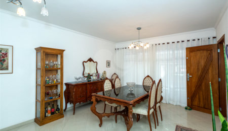 Casa à venda com 3 quartos, sendo 1 suíte,  em Campo Belo, São Paulo, SP