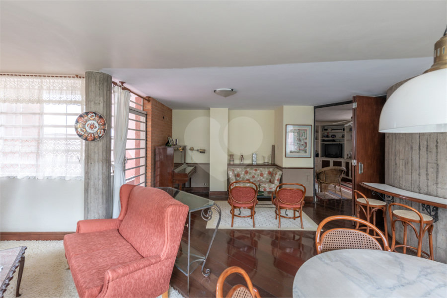 Casa Térrea à venda com 7 quartos, sendo 1 suíte, em Santana, São Paulo, SP