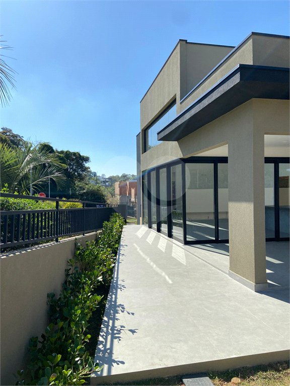 Casa à venda com 3 suítes no condomínio Alphaville Castello, Itu - SP