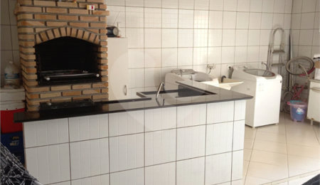 Sobrado à venda com 3 quartos, sendo 1 suíte,  em Vila Lavínia, Mogi das Cruzes, SP