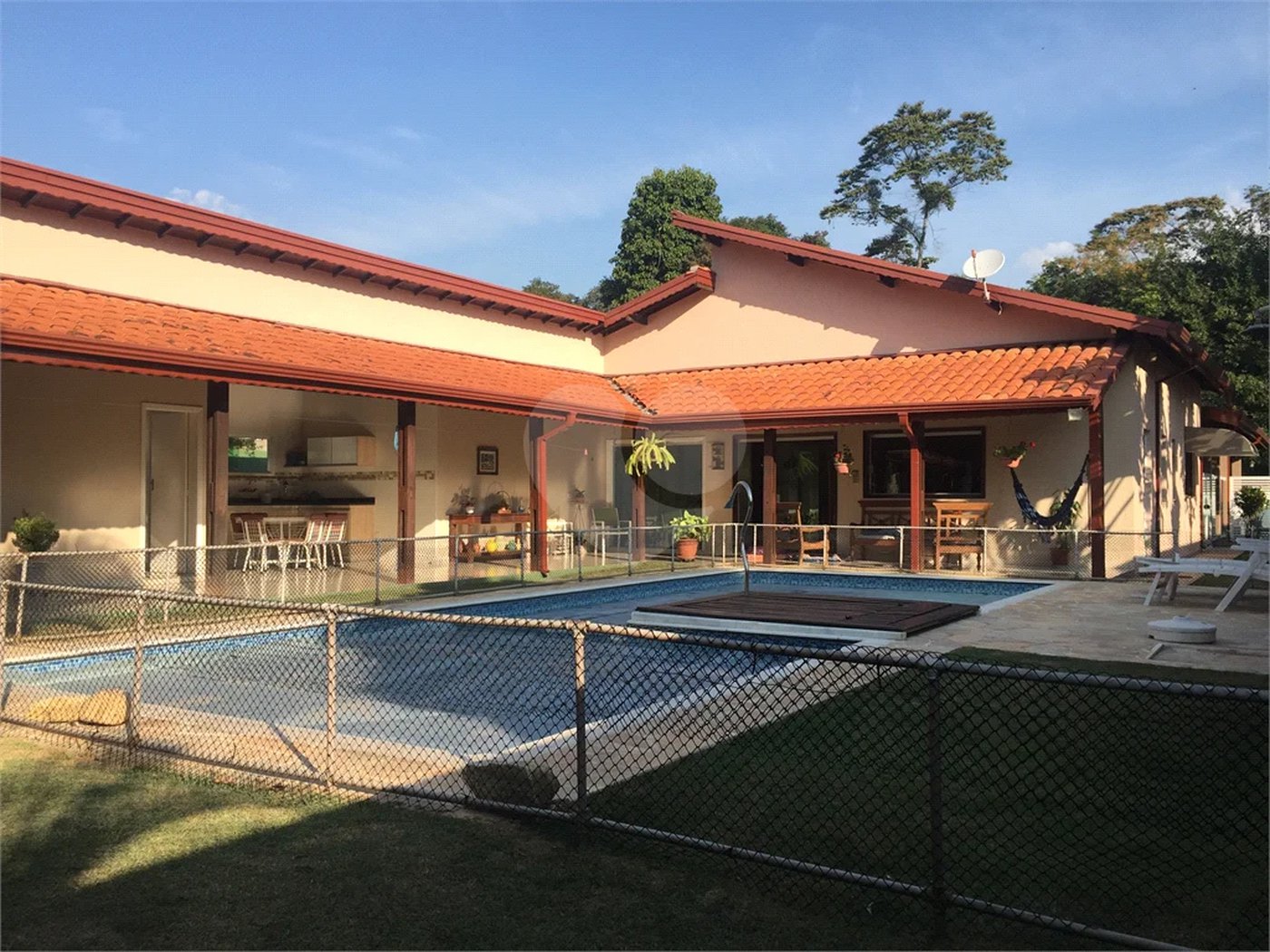 Condomínio à venda com 4 quartos, sendo 3 suítes, em São Joaquim, Vinhedo, SP