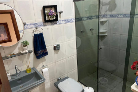 Casa à venda com 3 quartos, sendo 1 suíte, no Centro, Bom Jesus dos Perdões, SP