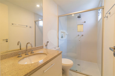 Apartamento à venda com 3 quartos, sendo 1 suíte,  em Morumbi, São Paulo, SP