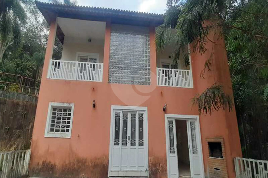 Sobrado à venda com 4 quartos, sendo 2 suítes, em Serra da Cantareira, Mairiporã, SP
