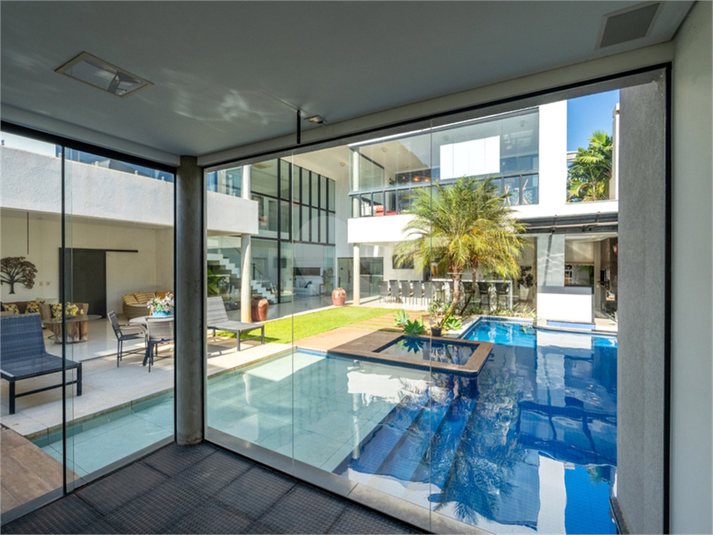 Casa à venda com 6 suítes em Parque Das Mangueiras, Três Lagoas, MS
