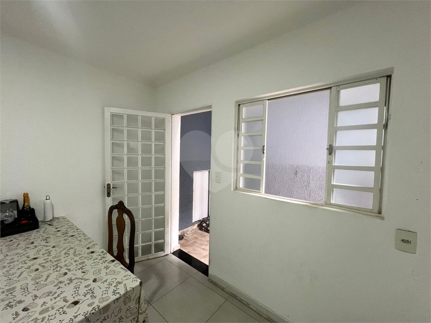 Sobrado à venda com 3 quartos, sendo 1 suíte, em Lopes de Oliveira, Sorocaba, SP